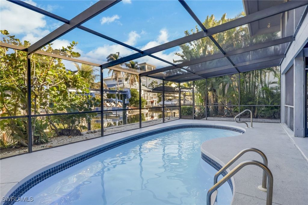 1282 Belaire CT W, Naples, FL 34110