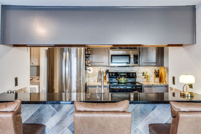 13109 Burninglog Lane, Dallas, TX 75243