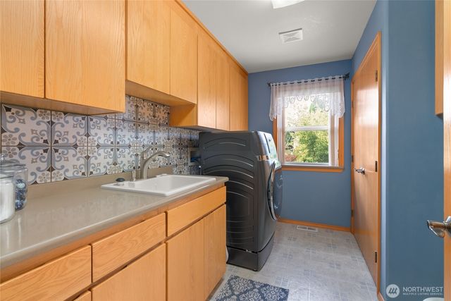 3319 29th Avenue NE, Olympia, WA 98506