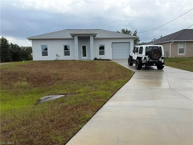 2620 57th ST W, Lehigh Acres, FL 33971