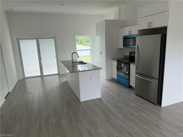 2620 57th ST W, Lehigh Acres, FL 33971