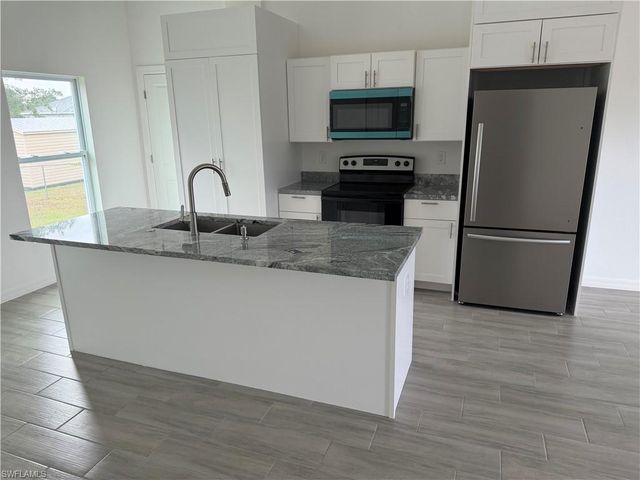 2620 57th ST W, Lehigh Acres, FL 33971