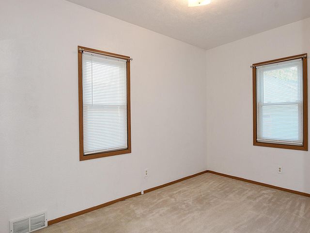 3458 AVENUE B, Council Bluffs, IA 51501