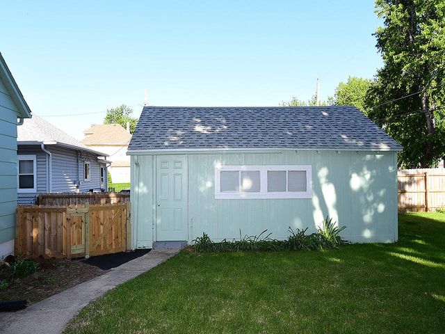3458 AVENUE B, Council Bluffs, IA 51501