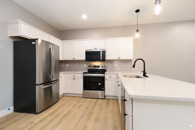 2018 Browning Avenue, Manhattan, KS 66502