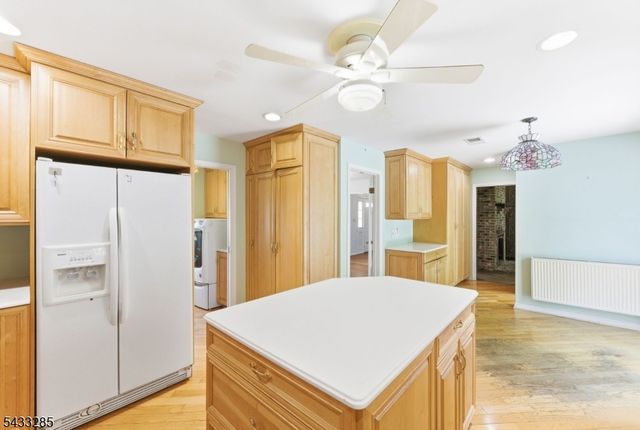 3 Elm St, Chester Boro, NJ 07930