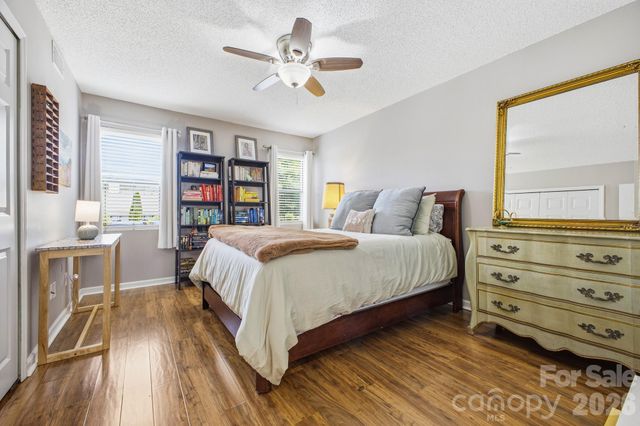 2305 Abbey Circle, Asheville, NC 28805