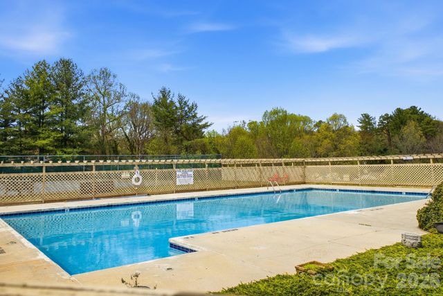 2305 Abbey Circle, Asheville, NC 28805