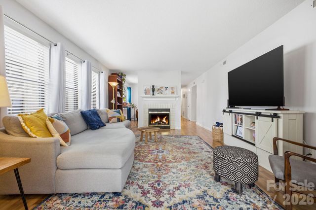 2305 Abbey Circle, Asheville, NC 28805