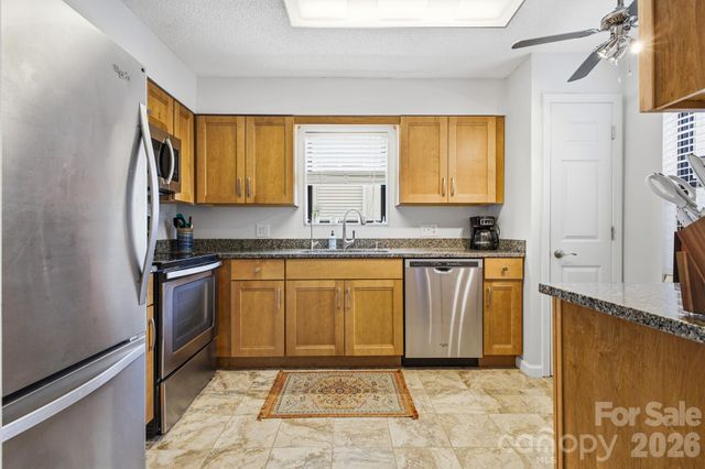 2305 Abbey Circle, Asheville, NC 28805