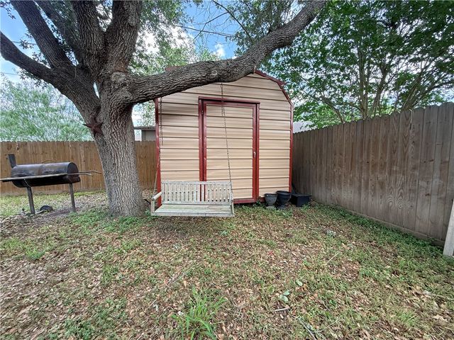4406 Squaw Pass Ct, Corpus Christi, TX 78413