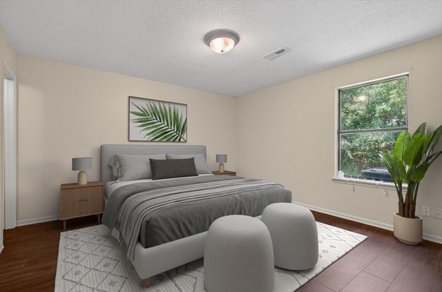 350 Dorchester Manor Boulevard, North Charleston, SC 29420