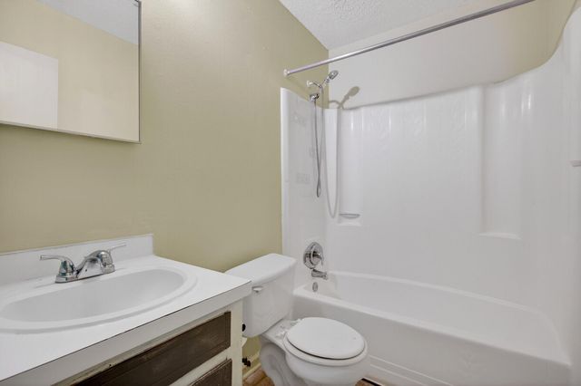 350 Dorchester Manor Boulevard, North Charleston, SC 29420