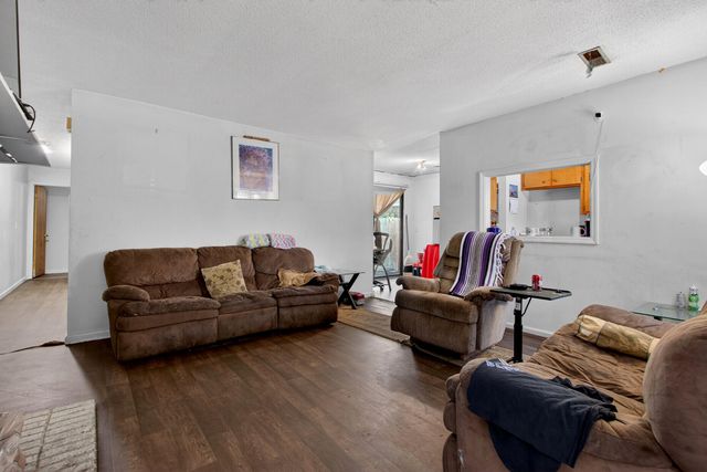 350 Dorchester Manor Boulevard, North Charleston, SC 29420
