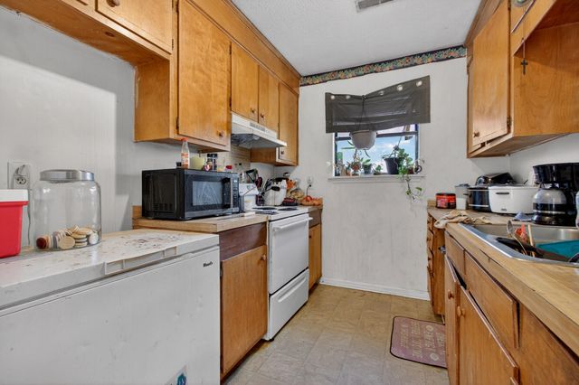 350 Dorchester Manor Boulevard, North Charleston, SC 29420
