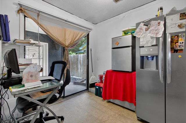 350 Dorchester Manor Boulevard, North Charleston, SC 29420