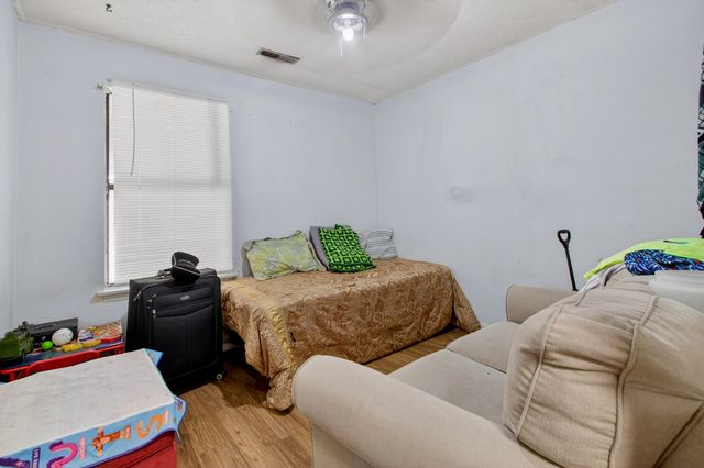 350 Dorchester Manor Boulevard, North Charleston, SC 29420