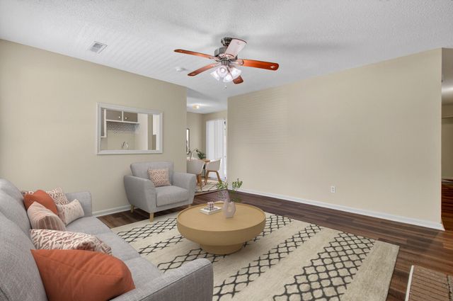 350 Dorchester Manor Boulevard, North Charleston, SC 29420