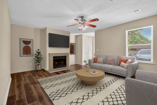350 Dorchester Manor Boulevard, North Charleston, SC 29420