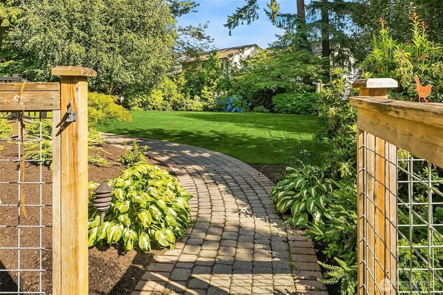 510 215th Court SE, Sammamish, WA 98074