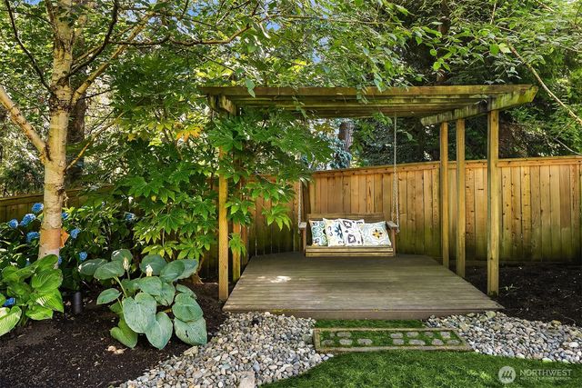 510 215th Court SE, Sammamish, WA 98074