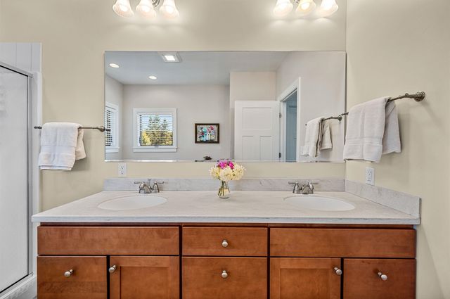 34 Fairway Drive, Stowe, VT 05661