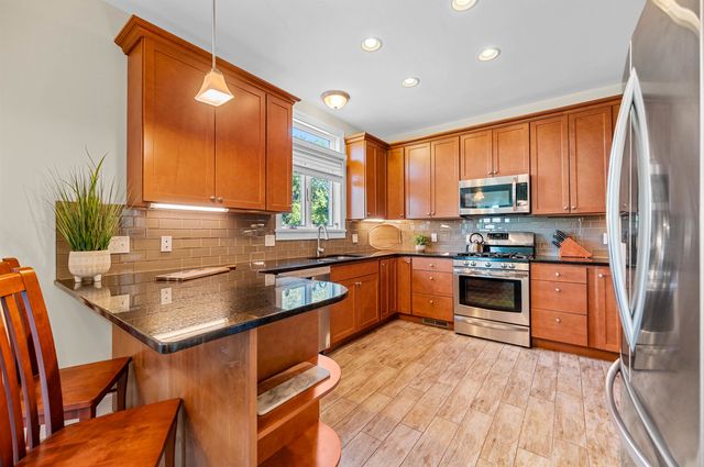 34 Fairway Drive, Stowe, VT 05661