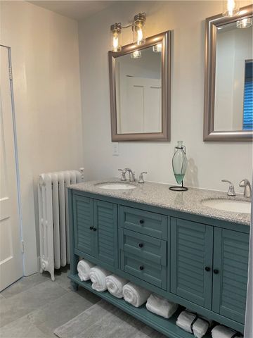11 BYRNES Street, Newport, RI 02840
