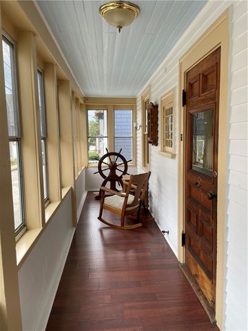 11 BYRNES Street, Newport, RI 02840