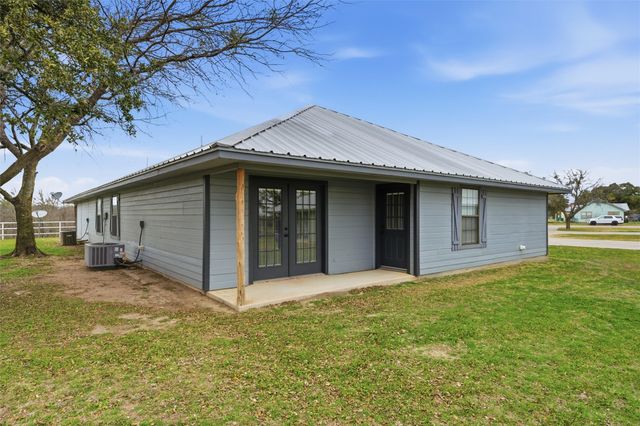 710 Erath Street, Meridian, TX 76665
