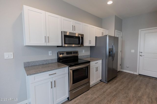 2950 N 38TH Street 4, Phoenix, AZ 85018