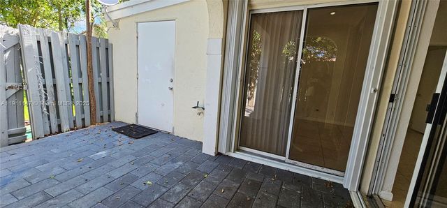 1464 Springside Dr 1464, Weston, FL 33326