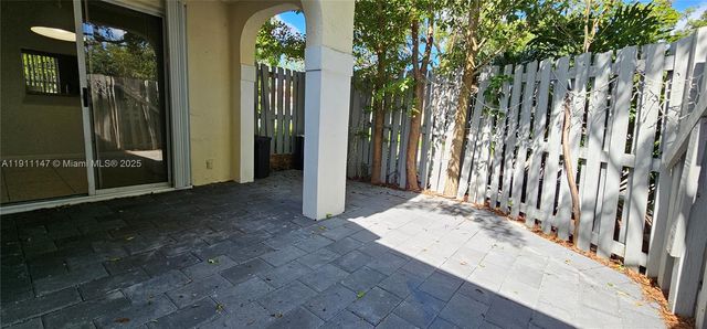 1464 Springside Dr 1464, Weston, FL 33326