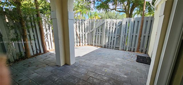 1464 Springside Dr 1464, Weston, FL 33326