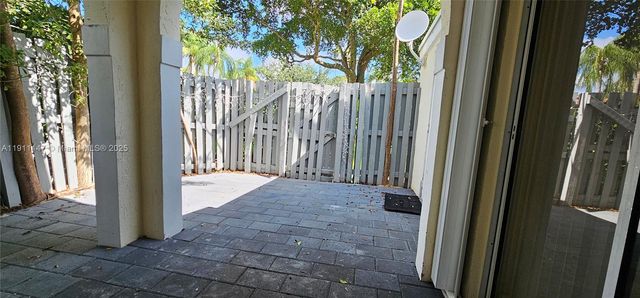 1464 Springside Dr 1464, Weston, FL 33326