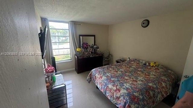 8850 Fontainebleau Boulevard 203, Miami, FL 33172