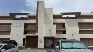 8850 Fontainebleau Boulevard 203, Miami, FL 33172