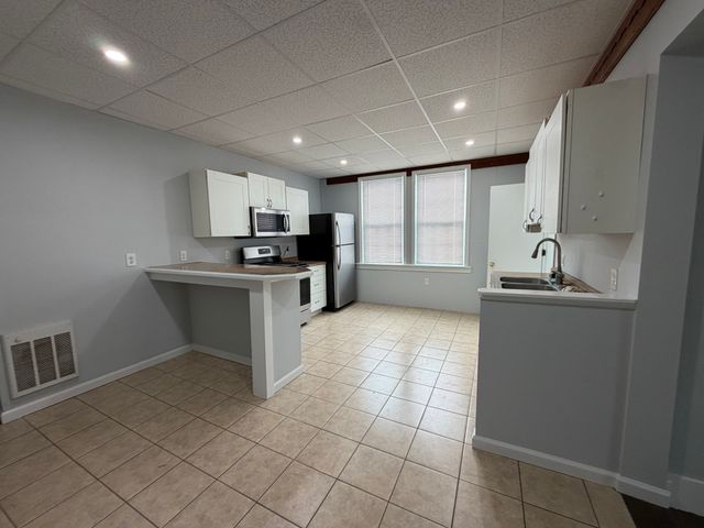 40 Chelmsford 1, Methuen, MA 01844