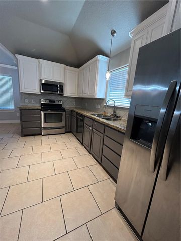 113 Eagle Nest Court, Richwood, TX 77566