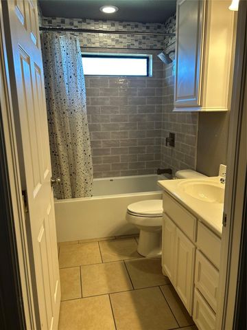 113 Eagle Nest Court, Richwood, TX 77566