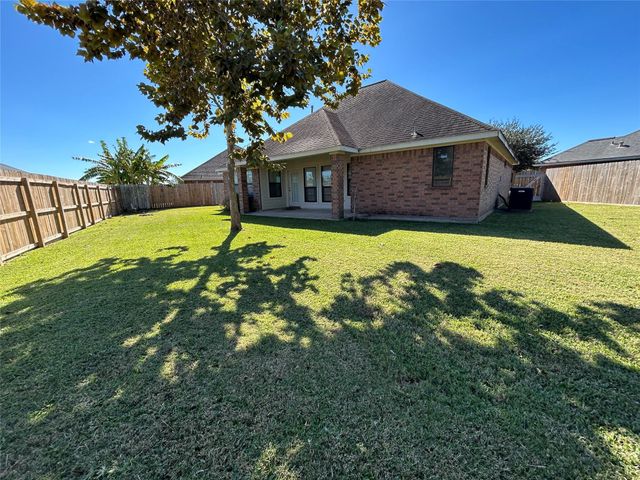 113 Eagle Nest Court, Richwood, TX 77566