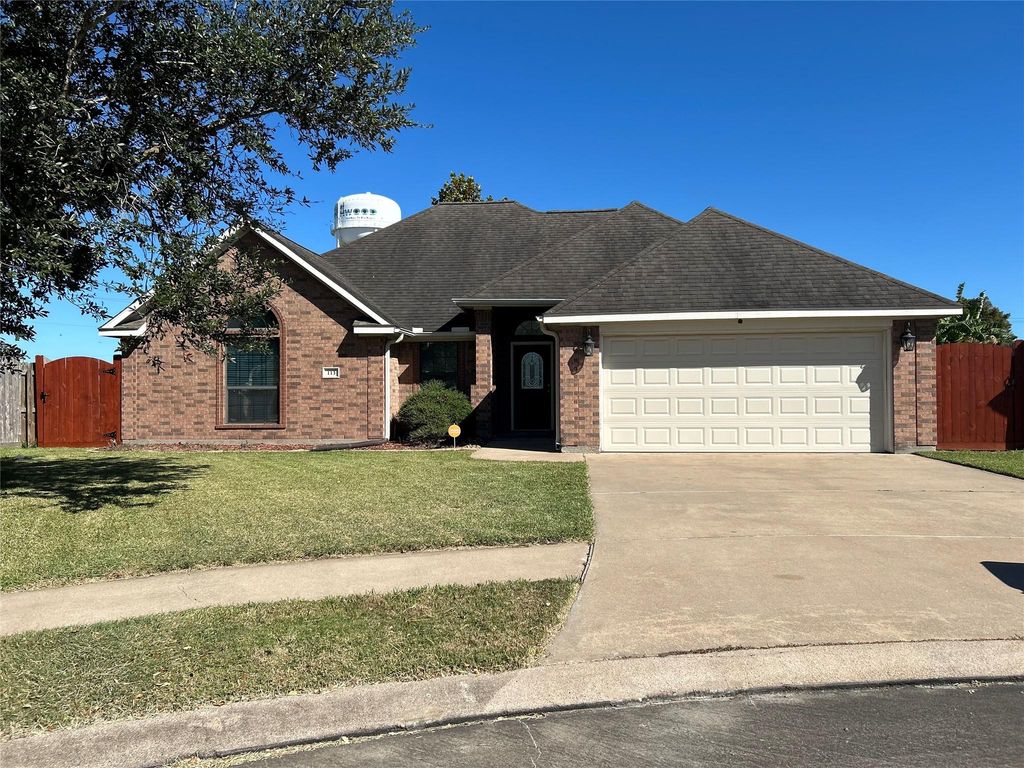 113 Eagle Nest Court, Richwood, TX 77566
