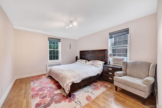 140-35 Burden Crescent 402, Briarwood, NY 11435