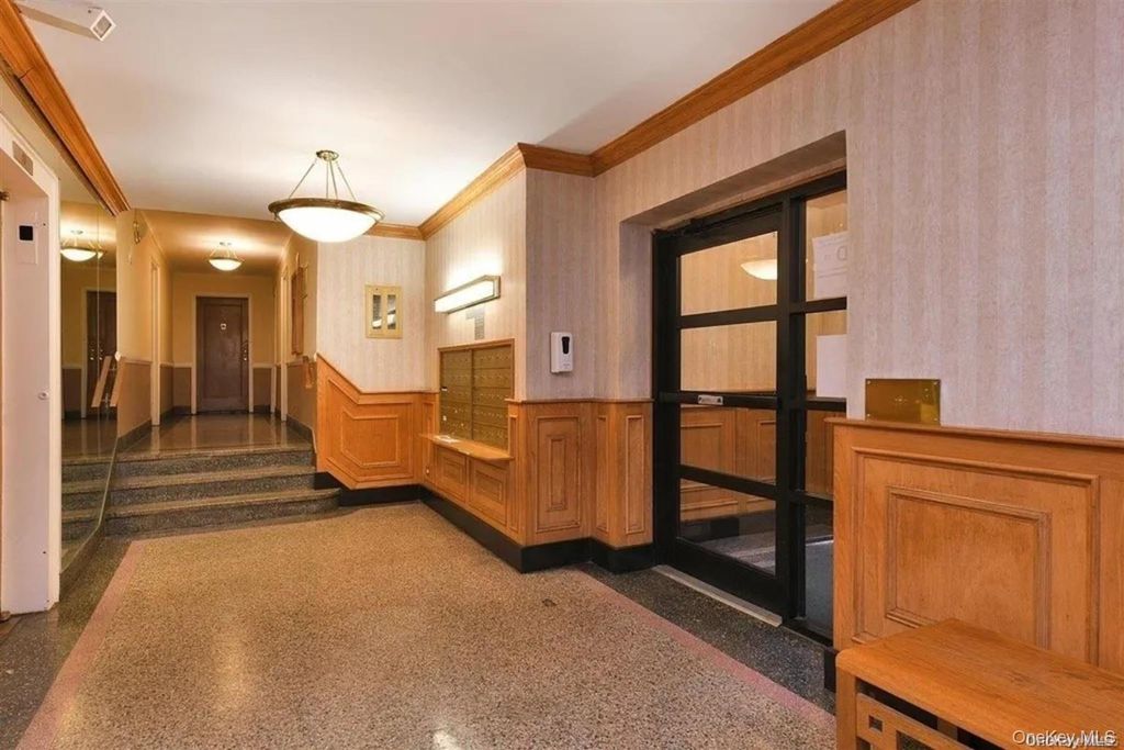 140-35 Burden Crescent 402, Briarwood, NY 11435 — photo 2