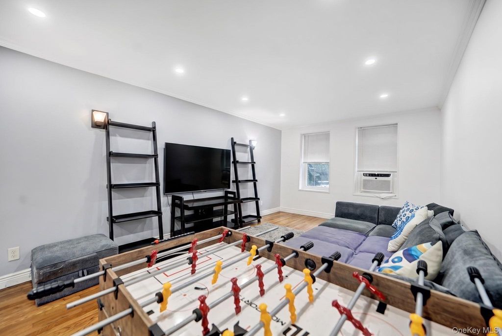 140-35 Burden Crescent 402, Briarwood, NY 11435 — photo 5
