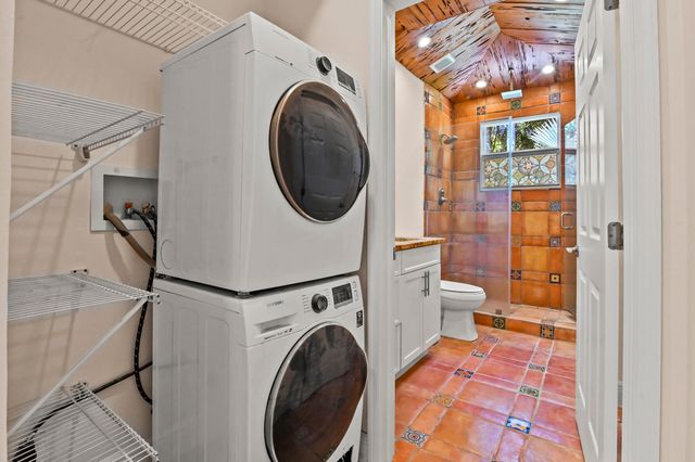 914 30th Court, West Palm Beach, FL 33407