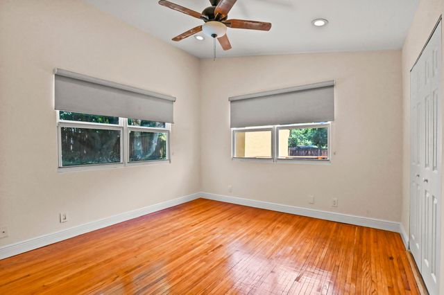 914 30th Court, West Palm Beach, FL 33407