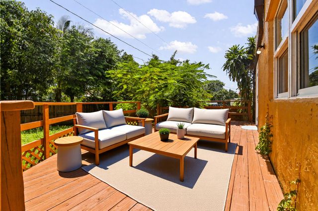 914 30th Court, West Palm Beach, FL 33407