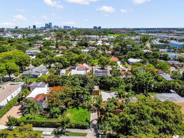 914 30th Court, West Palm Beach, FL 33407