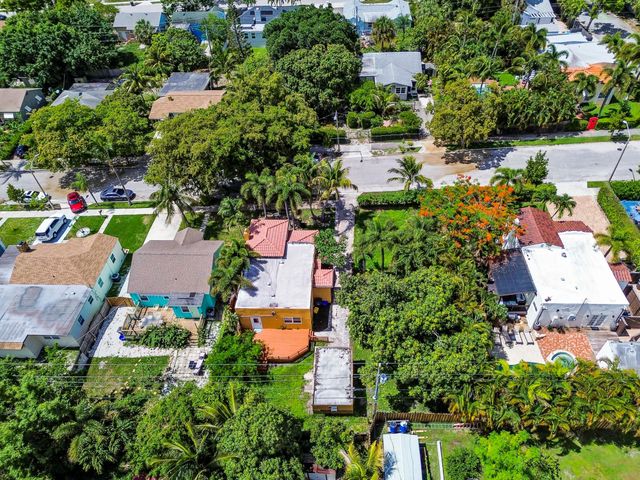914 30th Court, West Palm Beach, FL 33407